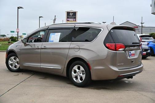 2018 Chrysler Pacifica Hybrid Touring L