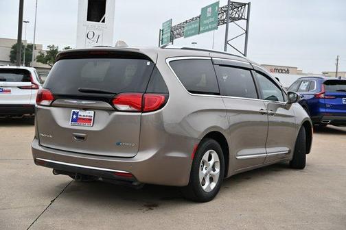2018 Chrysler Pacifica Hybrid Touring L