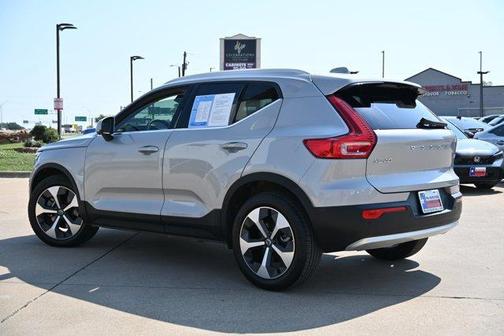 2023 Volvo XC40 B5 Plus Bright Theme