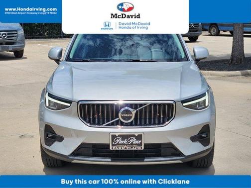 2023 Volvo XC40 B5 Plus Bright Theme