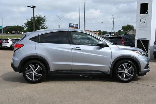 Lunar Silver Metallic 2022 Honda HR-V EX