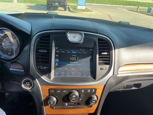 2012 Chrysler 300C Luxury Series