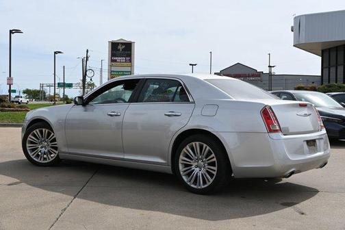 2012 Chrysler 300C Luxury Series