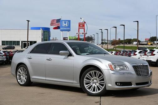 2012 Chrysler 300C Luxury Series