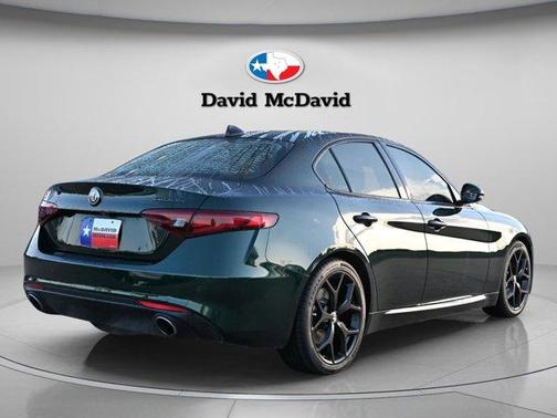 Verde 2021 Alfa Romeo Giulia Ti