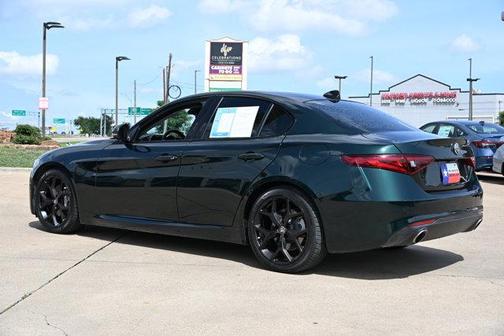 Verde 2021 Alfa Romeo Giulia Ti