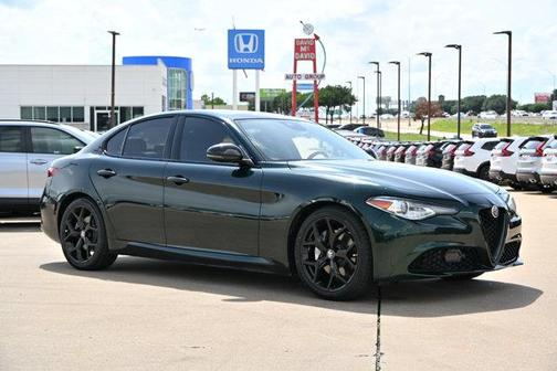 Verde 2021 Alfa Romeo Giulia Ti