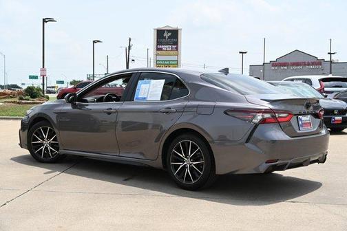 2022 Toyota Camry SE