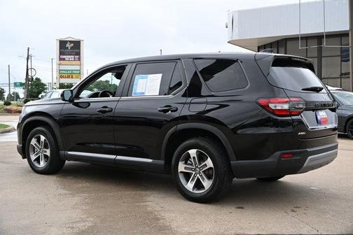 Crystal Black Pearl 2024 Honda Pilot EX-L 7-Passenger