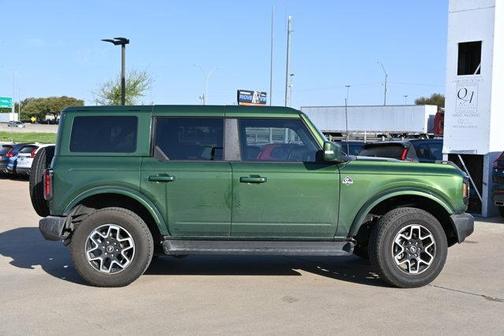 Eruption Green Metallic 2025 Ford Bronco Outer Banks
