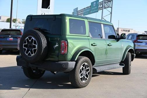 Eruption Green Metallic 2025 Ford Bronco Outer Banks