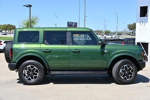 Eruption Green Metallic 2025 Ford Bronco Outer Banks