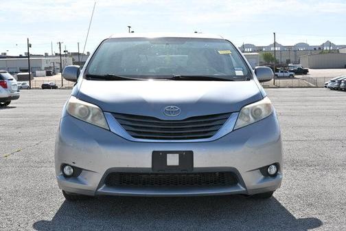 Silver Sky Metallic 2011 Toyota Sienna XLE