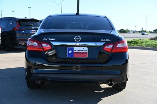 Black 2016 Nissan Altima 3.5 SL