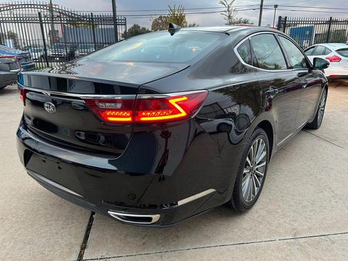 2017 Kia Cadenza Premium