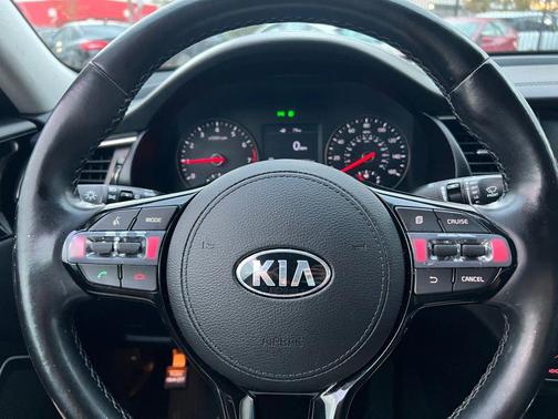2017 Kia Cadenza Premium
