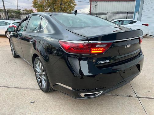 2017 Kia Cadenza Premium
