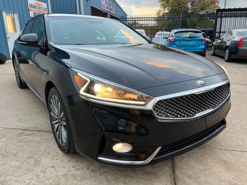 2017 Kia Cadenza Premium