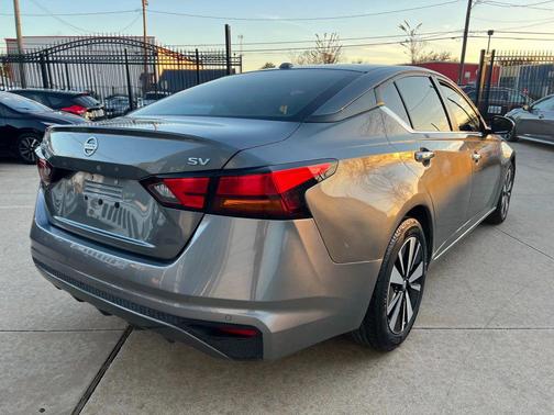 2021 Nissan Altima 2.5 SV
