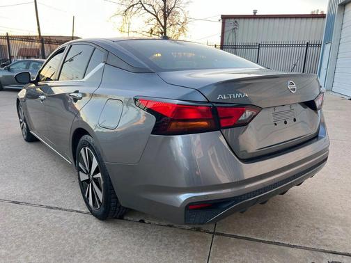 2021 Nissan Altima 2.5 SV