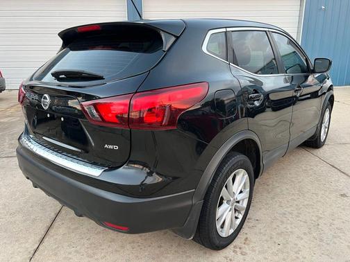 2017 Nissan Rogue Sport S