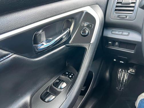 2017 Nissan Altima 2.5 SR