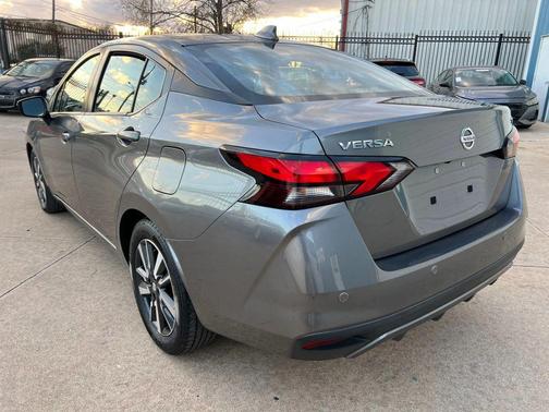 2021 Nissan Versa 1.6 SV