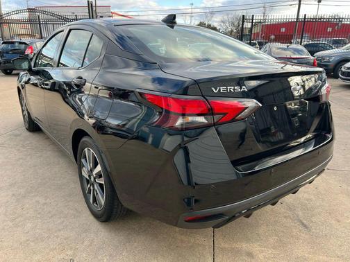 2021 Nissan Versa 1.6 SV