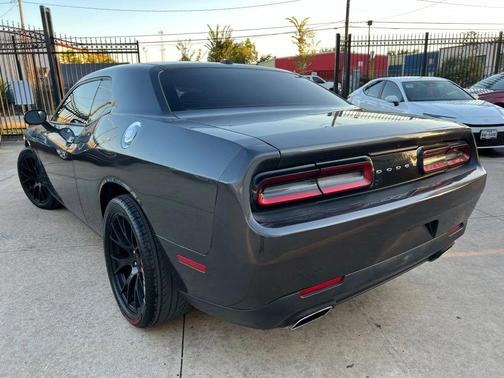 2017 Dodge Challenger SXT