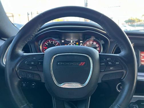 2017 Dodge Challenger SXT