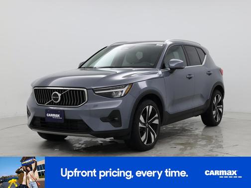 2023 Volvo XC40 B5 Plus Bright Theme