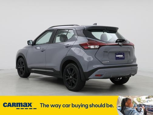 2022 Nissan Kicks SR