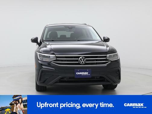 Black 2023 Volkswagen Tiguan SE