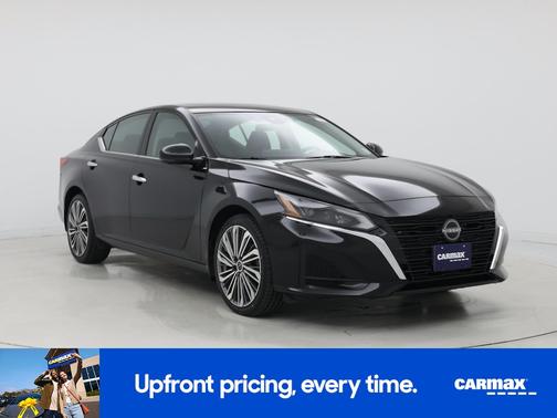 Black 2023 Nissan Altima SL