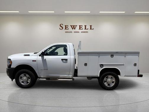 2022 RAM 2500 Tradesman Regular Cab 4x4 8' Box