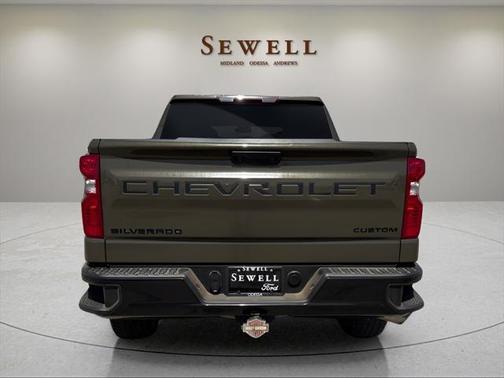 2023 Chevrolet Silverado 1500 Custom Trail Boss