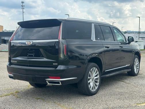 2022 Cadillac Escalade ESV Luxury