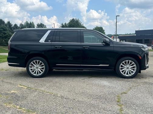 2022 Cadillac Escalade ESV Luxury