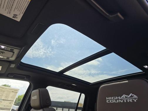 2025 Chevrolet Suburban High Country