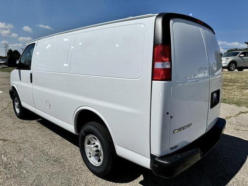 2025 Chevrolet Express 2500 Work Van