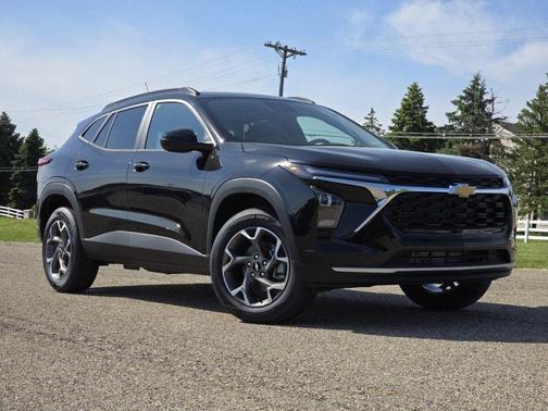 Mosaic Black Metallic 2026 Chevrolet Trax LT