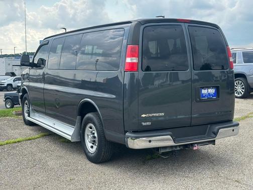 2017 Chevrolet Express 2500 LT