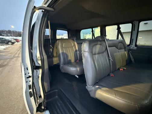 2023 Chevrolet Express 3500 LS