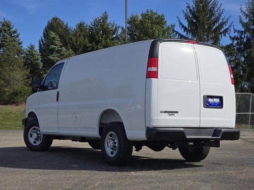 2025 Chevrolet Express 2500 Work Van