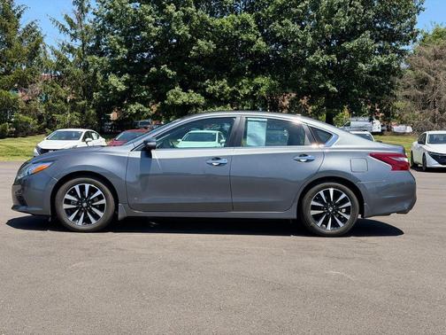Gun Metallic 2018 Nissan Altima 2.5 SV