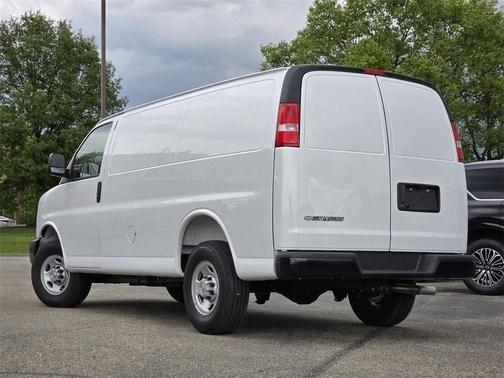 2025 Chevrolet Express 2500 Work Van