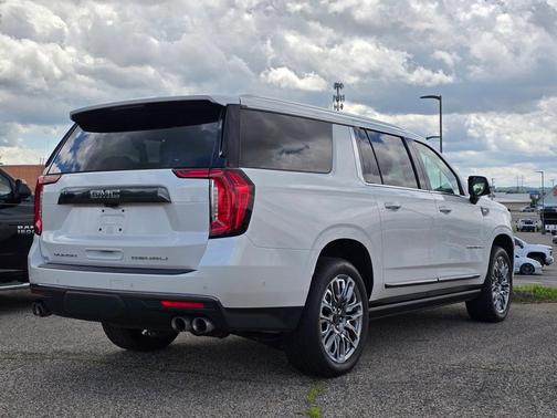 2023 GMC Yukon XL Denali Ultimate