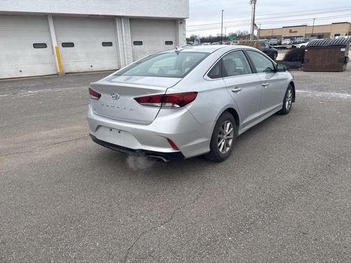 2018 Hyundai SONATA SE
