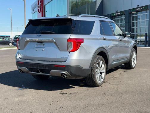Silver Metallic 2021 Ford Explorer Platinum