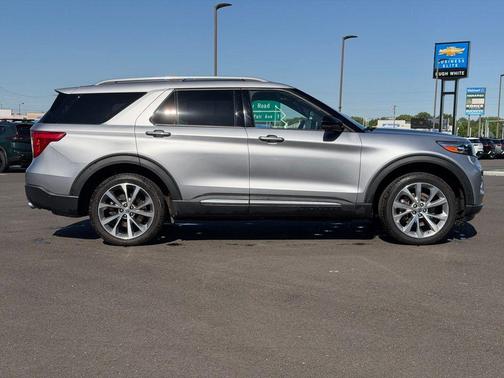 Silver Metallic 2021 Ford Explorer Platinum